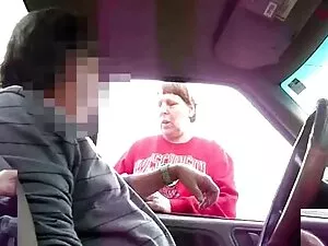 Chica atada con una  ...