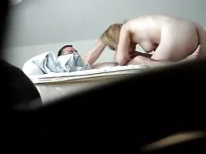 Un policía falso se  ...